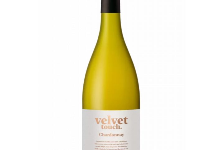 velvet touch chardonnay, wytrawne eleganckie wino z Langwedocji, Francja, prezenty firmowe , upominki, sklep z najlepszym winem, sklep internetowy z winem