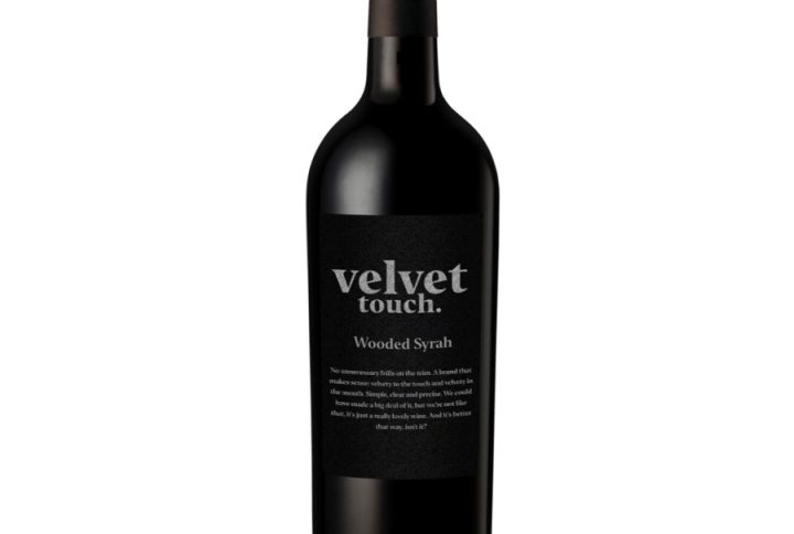 velvet syrah elegnacje francuskie wino z Lnagwedocji, sklep internetowy z winem, najlpesze wino najlpeszy sklep , pamiatki, prezenty, prezenty firmowe, upominki firmowe